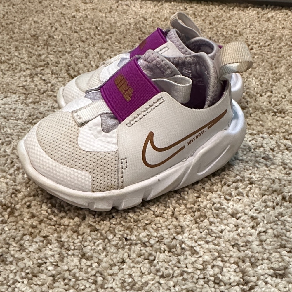 Nike Kids White and Gold Sneakers with Purple Strap Sz 3c